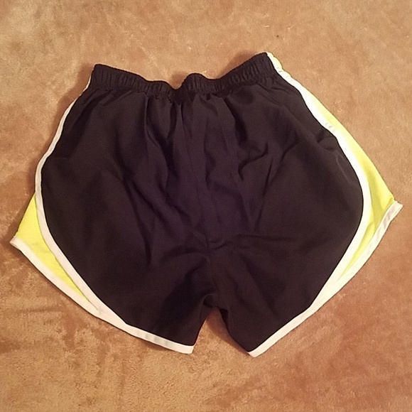 nike athletic shorts - Picture 2 of 3